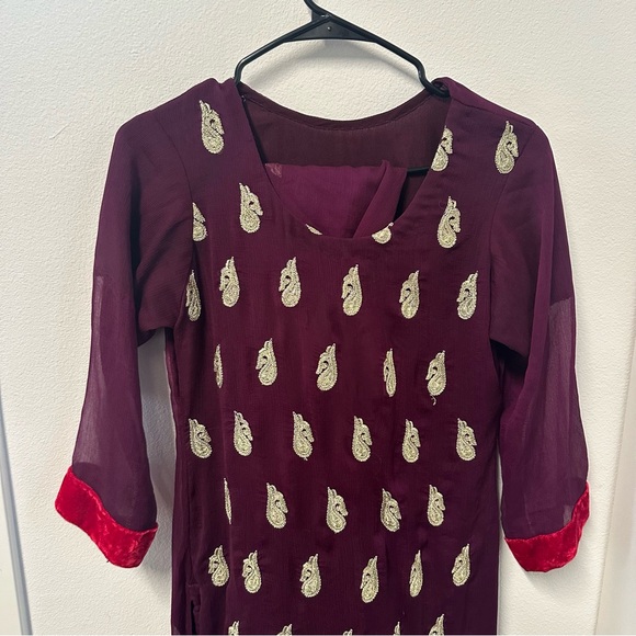 Pink and purple fully embroidered two piece salwar kameez set - Picture 7 of 11